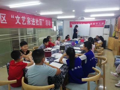 文庙社区暑期水粉课 用色彩点亮孩子们的暑假时光